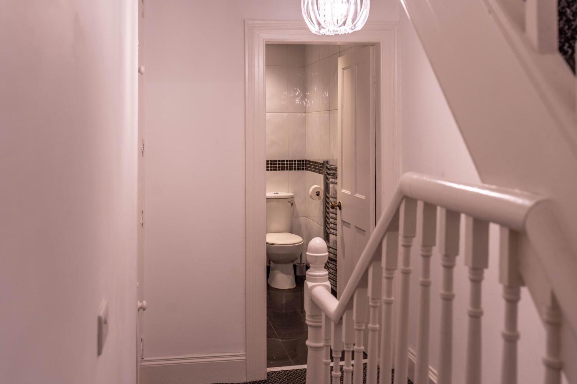 Lodging In Carrickfergus Centre Buitenkant foto